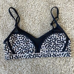 Lululemon sports bra size 8